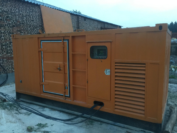 长丰镇发电机组长期使用中，电缆线的敷设路径有哪些要求？